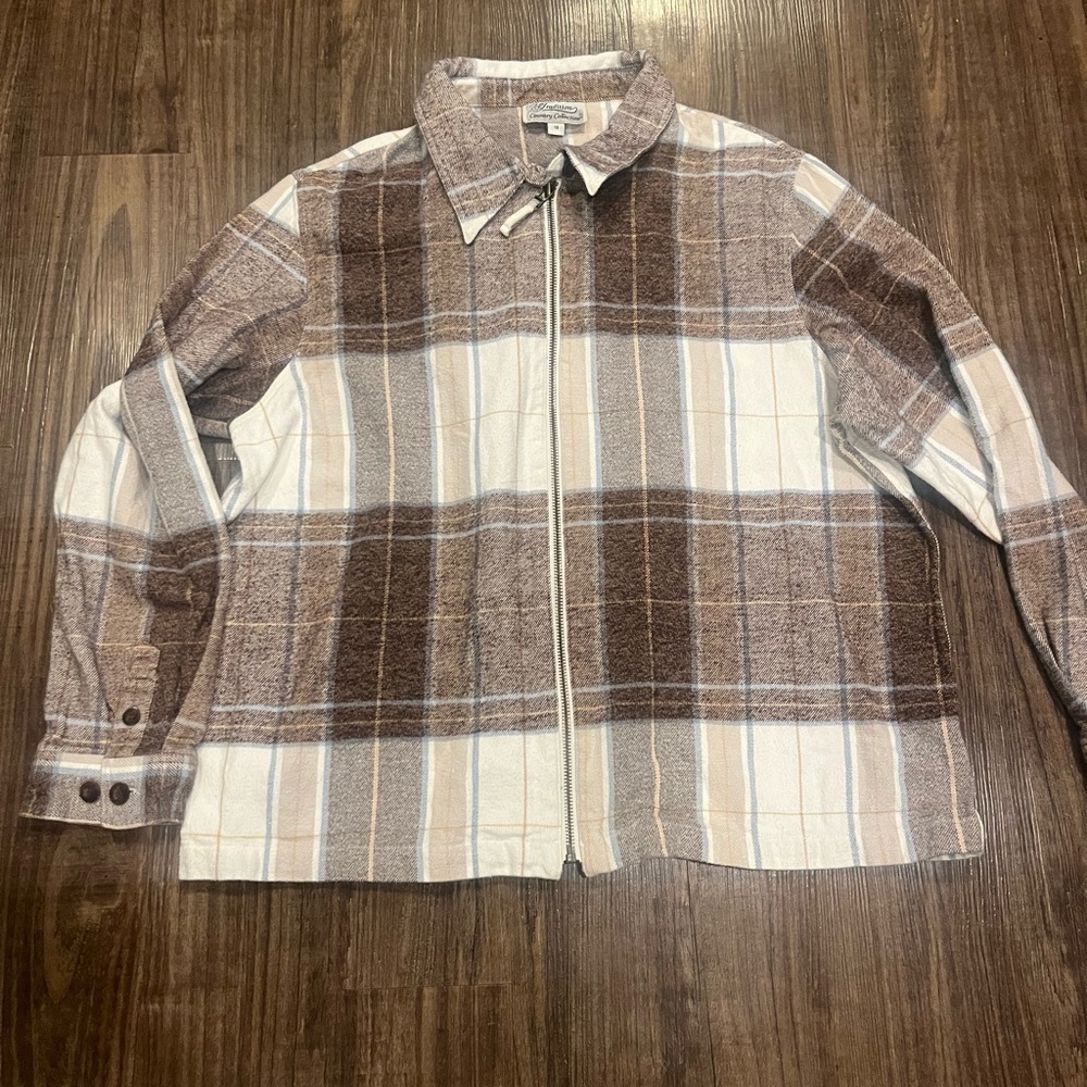 Vintage women’s size medium Plaid Jacket in Brown and White